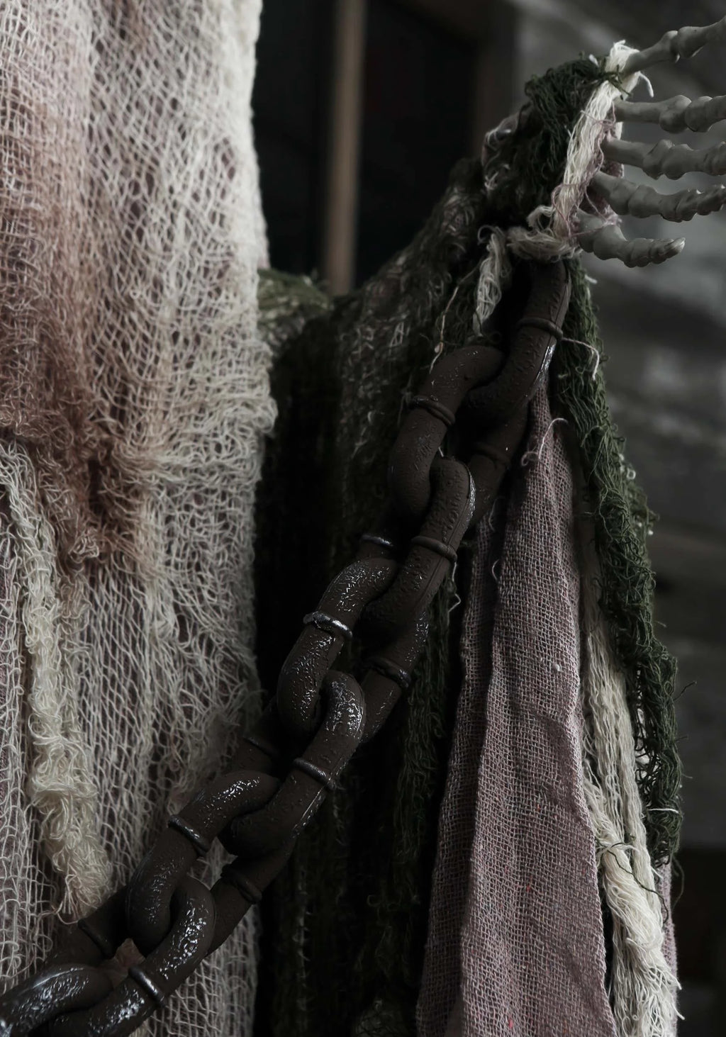 6Ft Standing Ghoul Animatronic Decoration