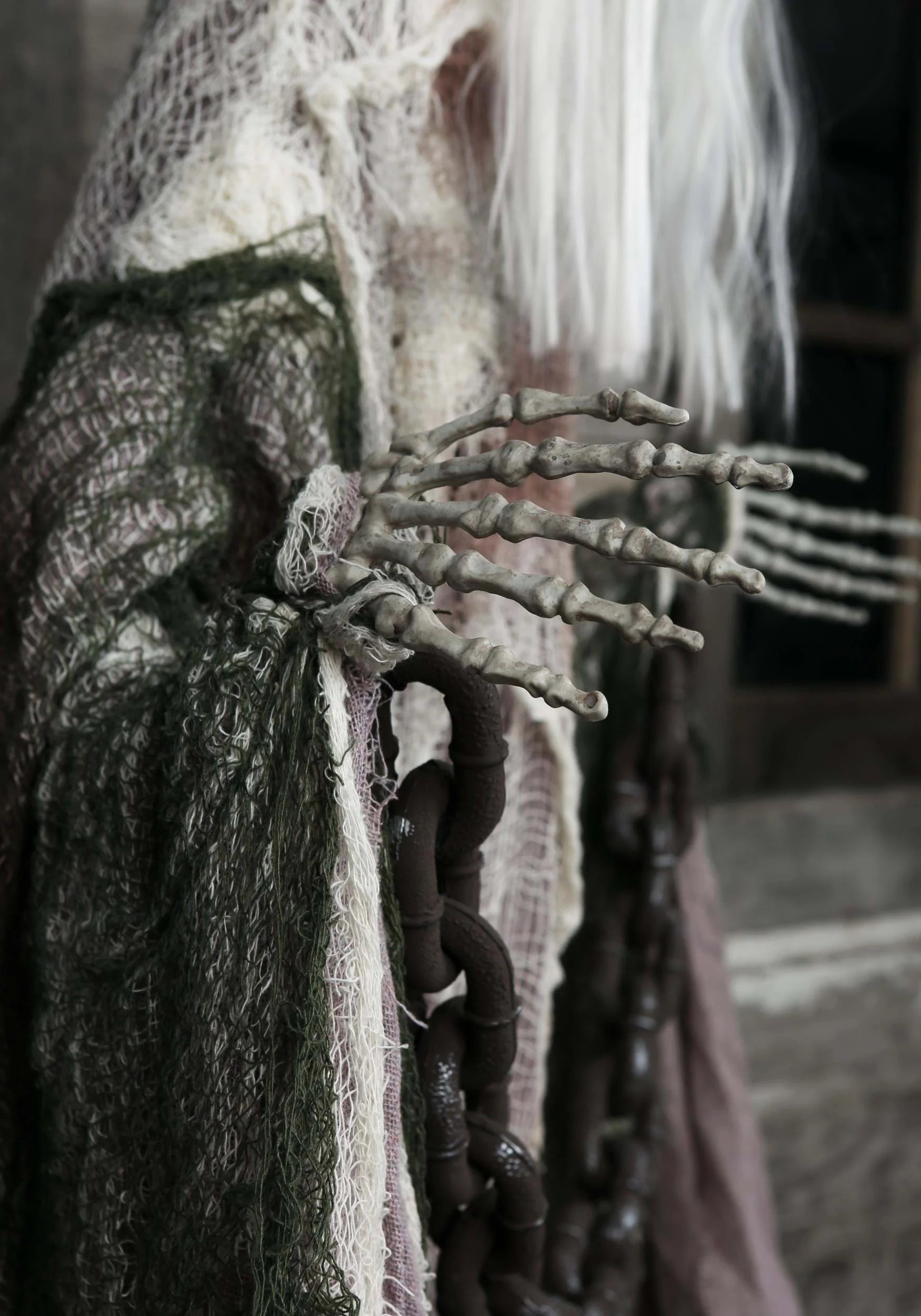 6Ft Standing Ghoul Animatronic Decoration